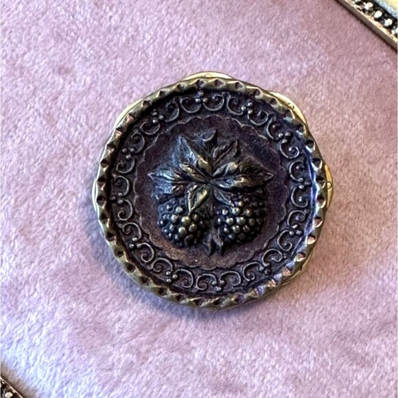 Estate Jewelry - Vintage Victorian Style Plum Plastic Brooch With Grape Design & Filigree